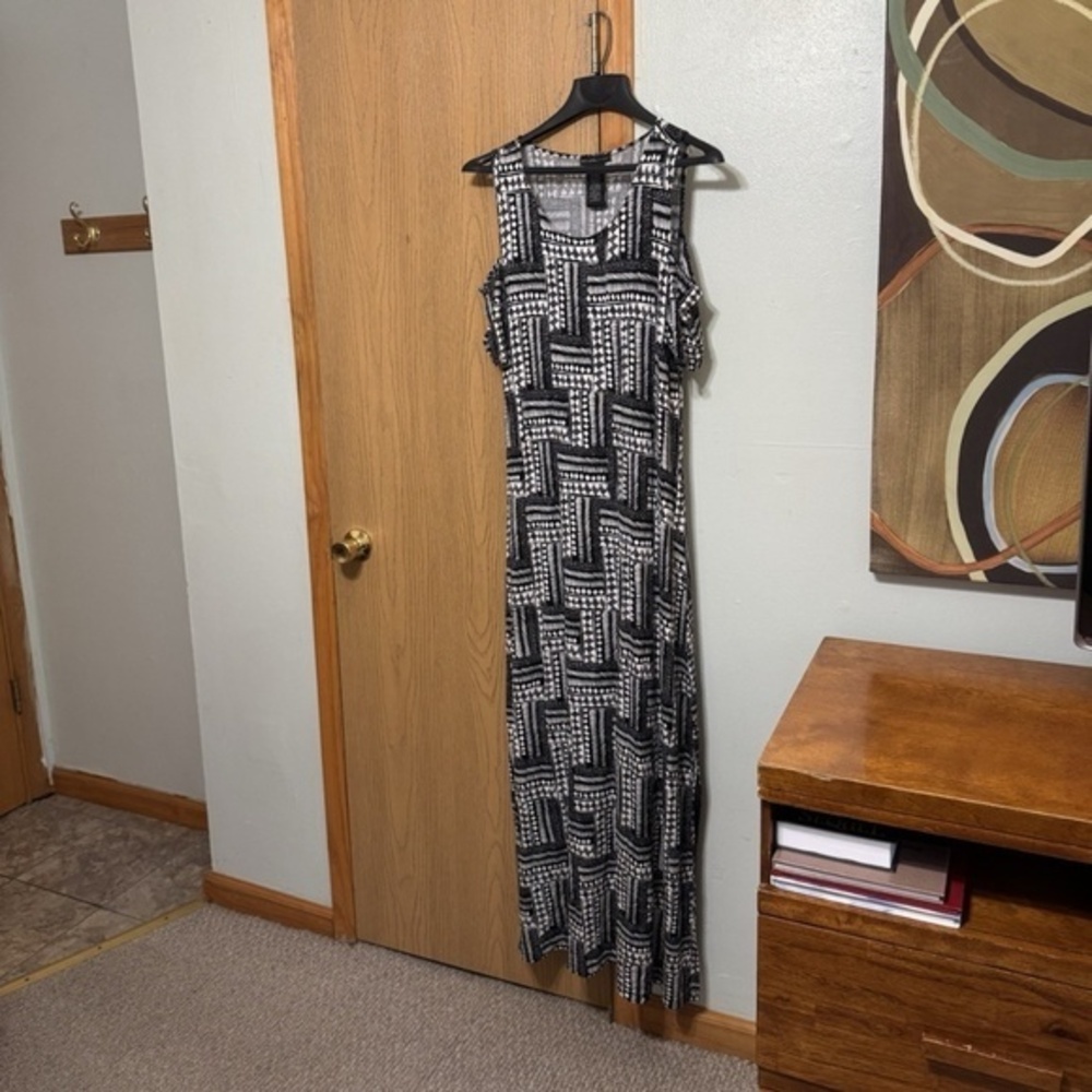 Design History NWT XL Black & White Geometric Print & Cold Shoulders Maxi Dress